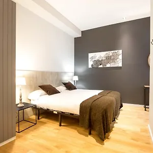 Rent Rambla Catalunya ברצלונה